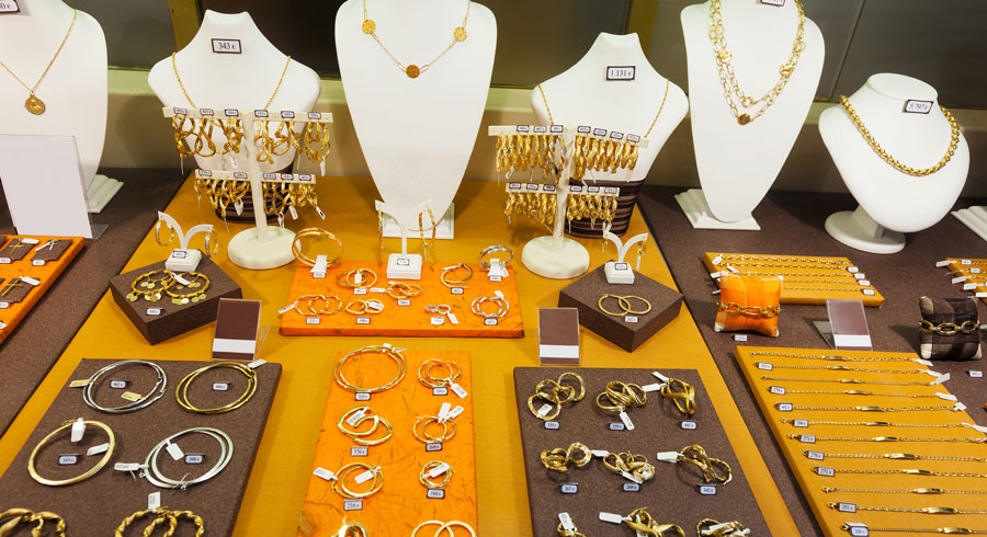 Displays & Cases